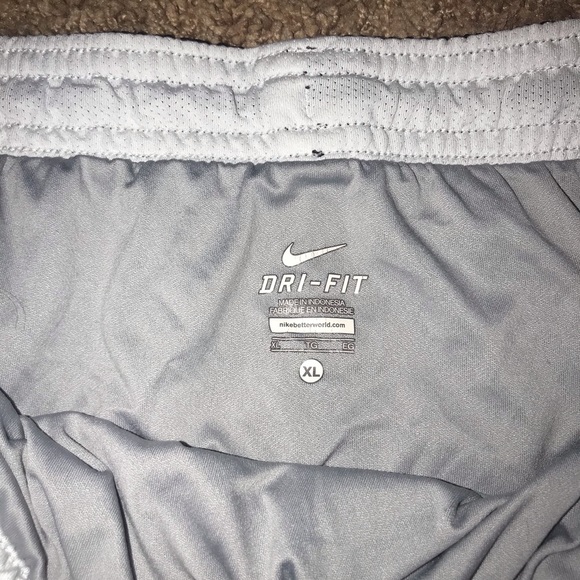 Nike dri-fit - Picture 2 of 2